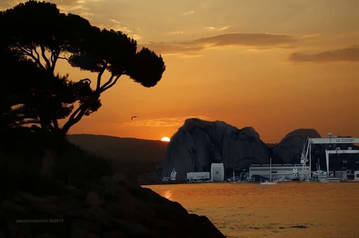 Appartement Giovanna Ceyreste Bagian luar foto
